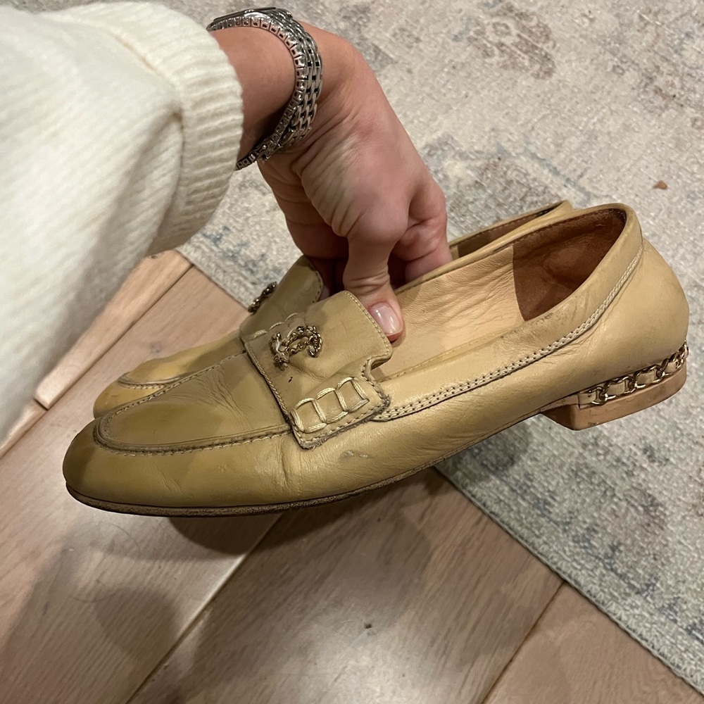 CHANEL Beige Loafers - Picture 5 of 11